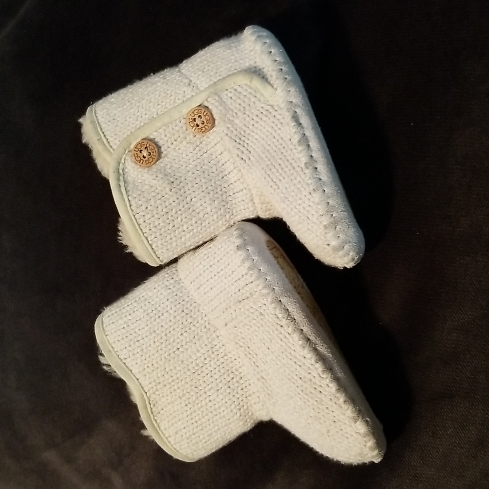 Uggs little girl booties. Cream in color. Size 2/3. Size isn't listed on chart